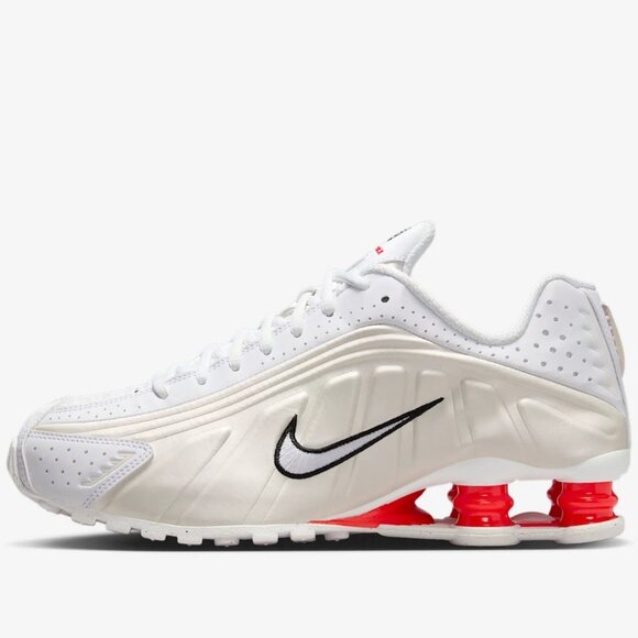 Nike Shox R4 (GS). Brand New. Big Kids Size: 6y and 7y.